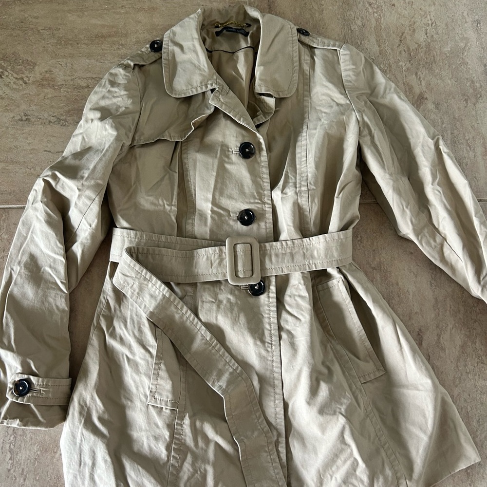 Willi Smith Size Medium Beige Women’s Trench Coat